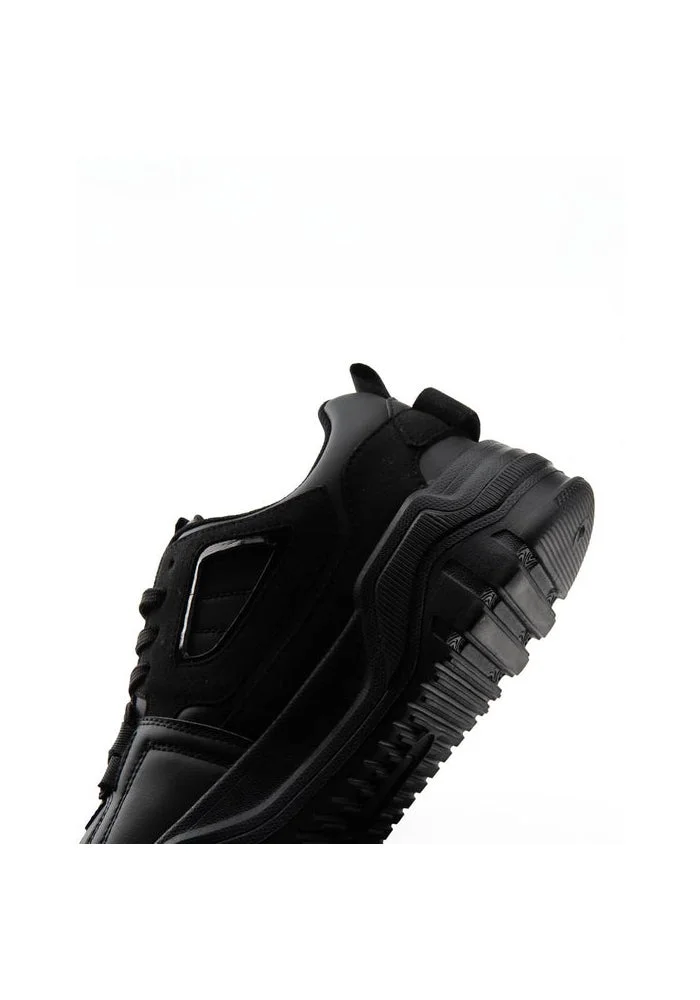 باكا بوتشي حذاء رياضي إيفولف قصير للرجال بلون أسود أونيكس